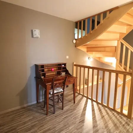 Maison De Caractere Renovee Avec Cheminee, Terrasse, Jardin Et Acces Aux Stations De Et Sites Naturels - Fr-1-742-480 *